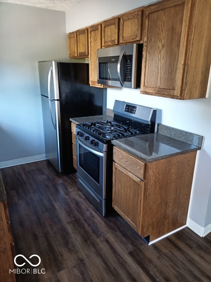 Property Photo: 971 Greenwood Trail W Drive IN 46142