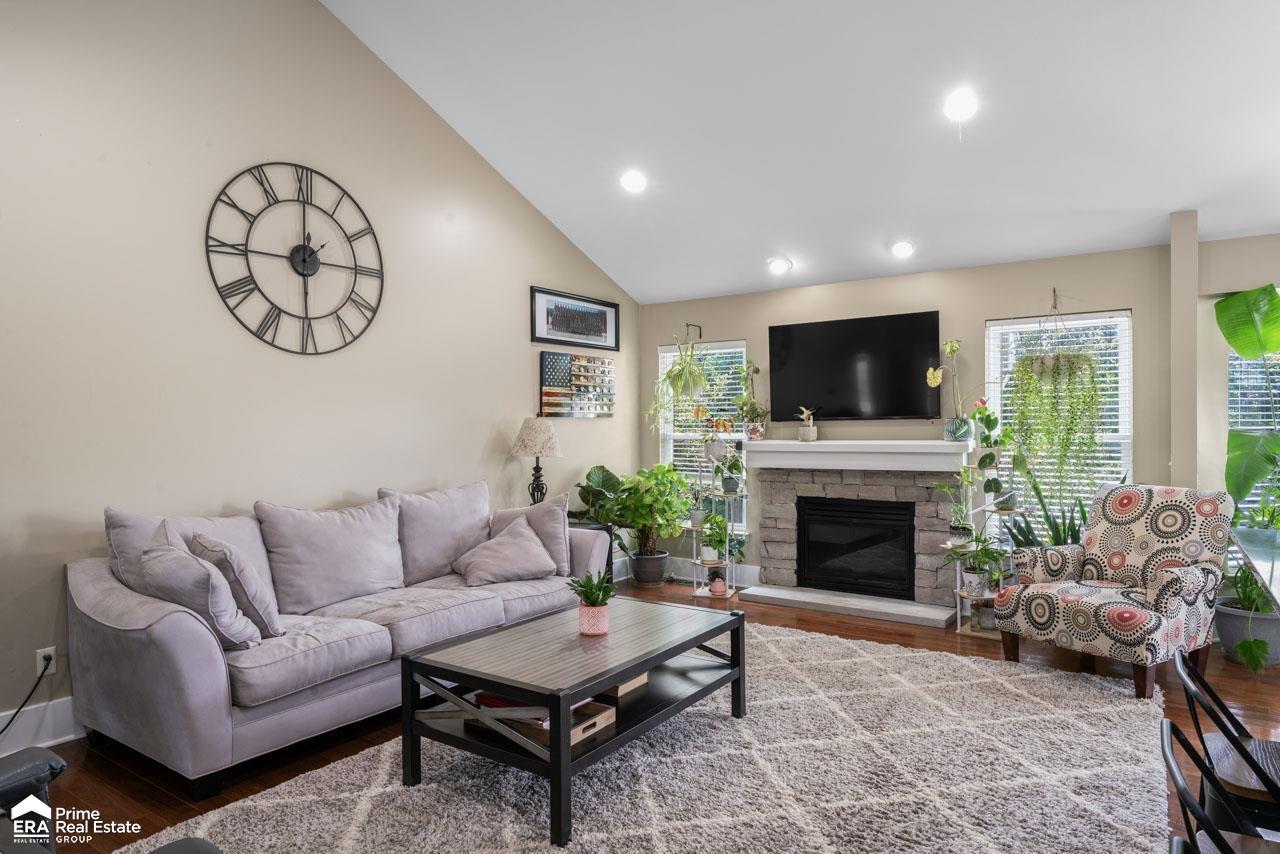 Property Photo: 2110 Lochnayne Lane MI 48423