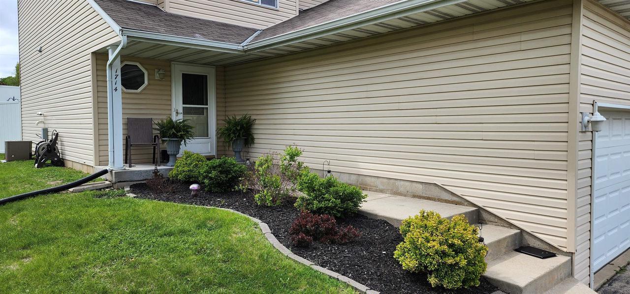 Property Photo: 1714 Fairview Dr WI 53090