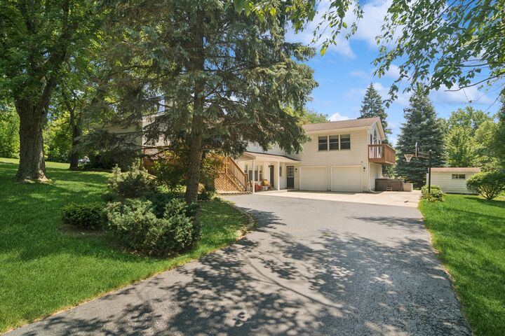 Property Photo: 1202 Prairie Avenue IL 60010