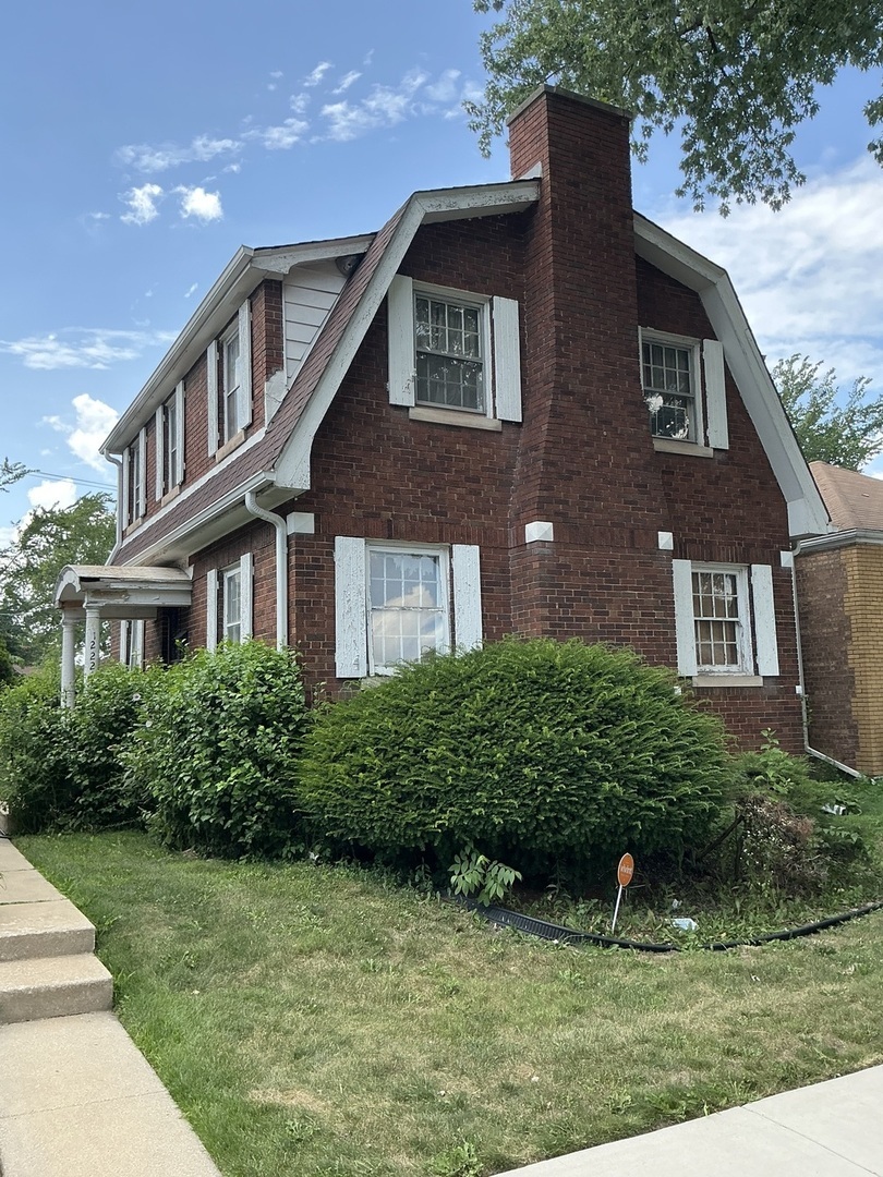 Property Photo: 12220 S La Salle Street IL 60628