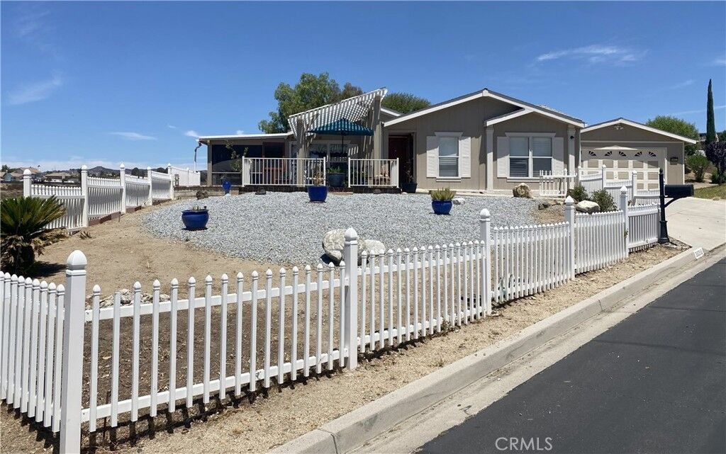 Property Photo:  38353 Via La Colina  CA 92563 