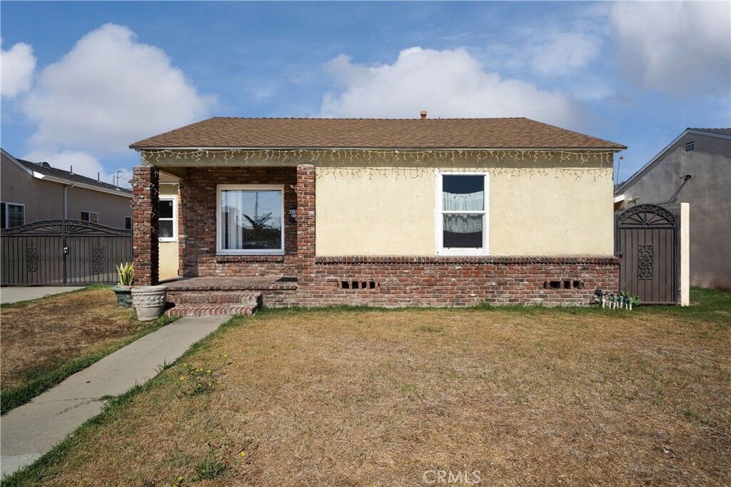 Property Photo:  4155 Rose Avenue  CA 90807 