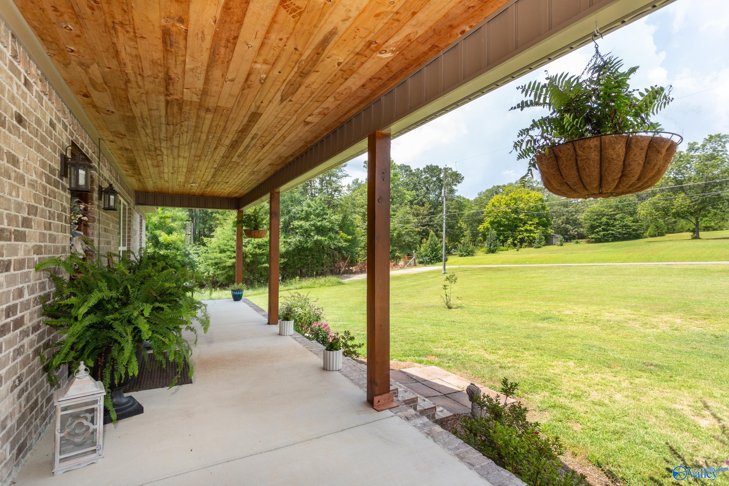 Property Photo: 5307 Slasham Road AL 35907