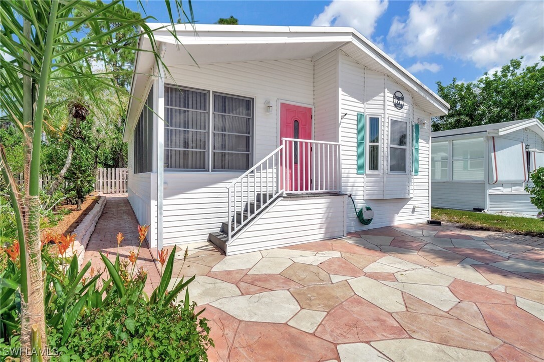 Property Photo: 1031 Crystal Lake Drive FL 34120