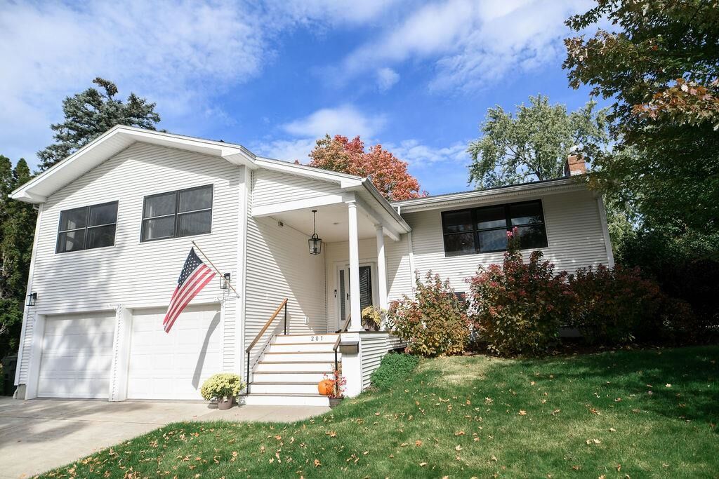 Property Photo: 201 Crescent Beach Drive VT 05408