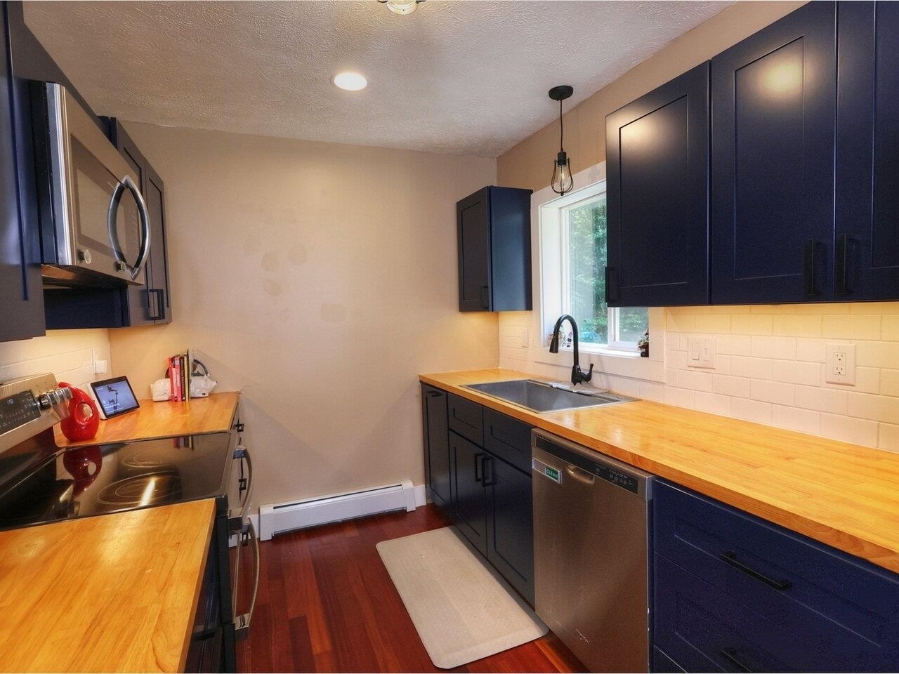 Property Photo:  352 Cedarwood Terrace  VT 05468 