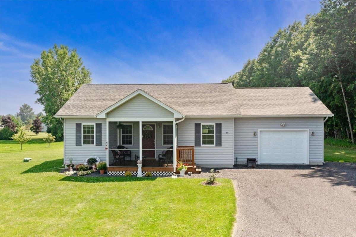 Property Photo: 85 Dubuque Drive VT 05458
