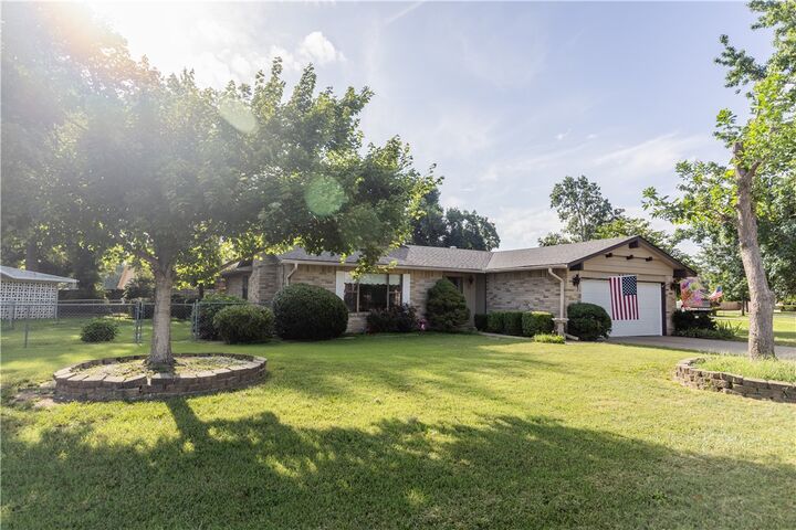 2815 W Highland Drive  Rogers AR 72756 photo