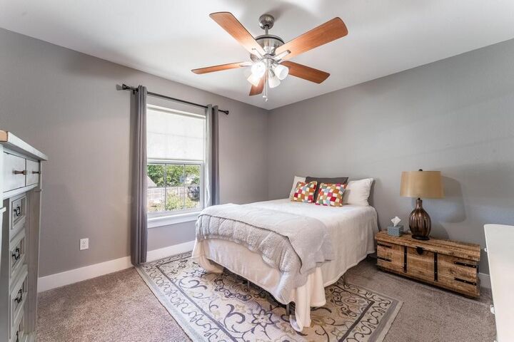 Property Photo: 413 Tahlequah Street AR 72761