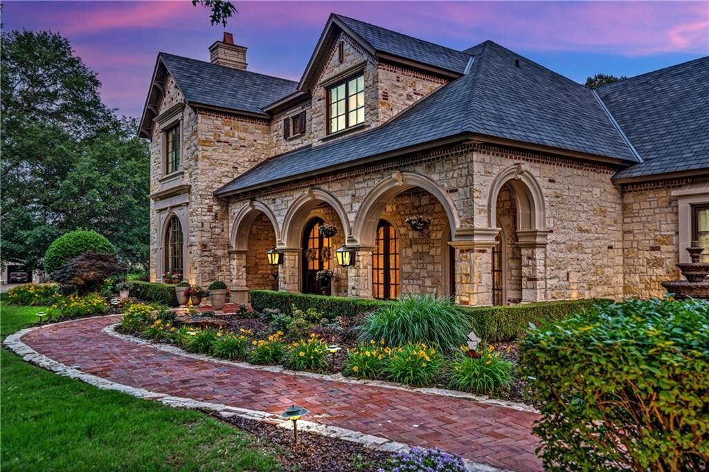 Property Photo:  6104 Park Avenue  AR 72903 