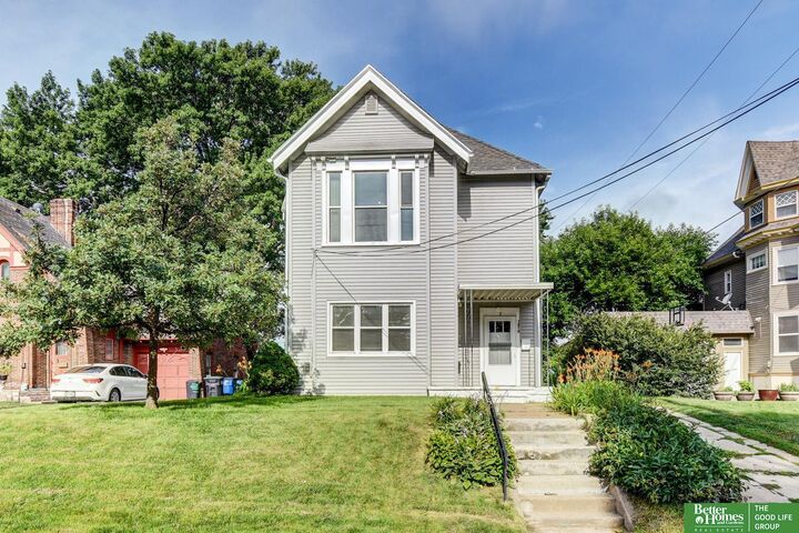 Property Photo: 1510 S 32 Avenue NE 68105