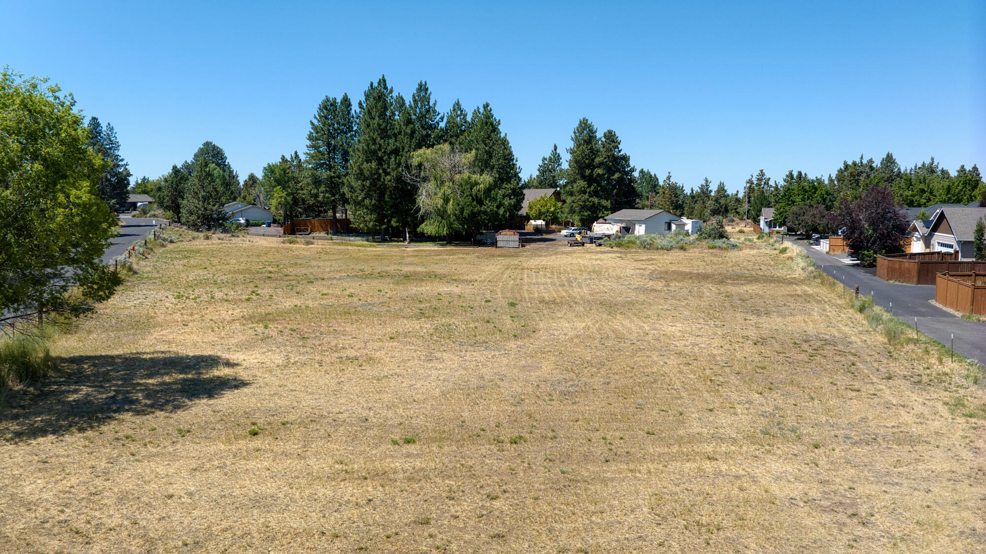 Property Photo:  