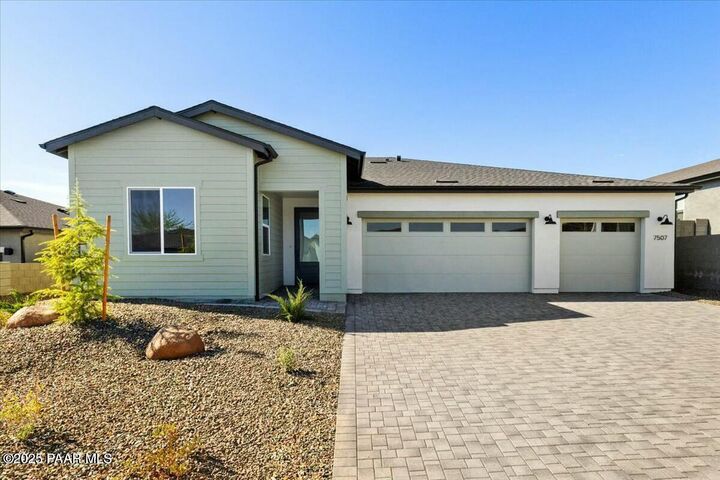 Property Photo: 7507 E Louie Lane AZ 86315