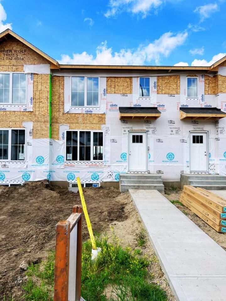 22 Anna Close  Blackfalds AB T4M 0N1 photo