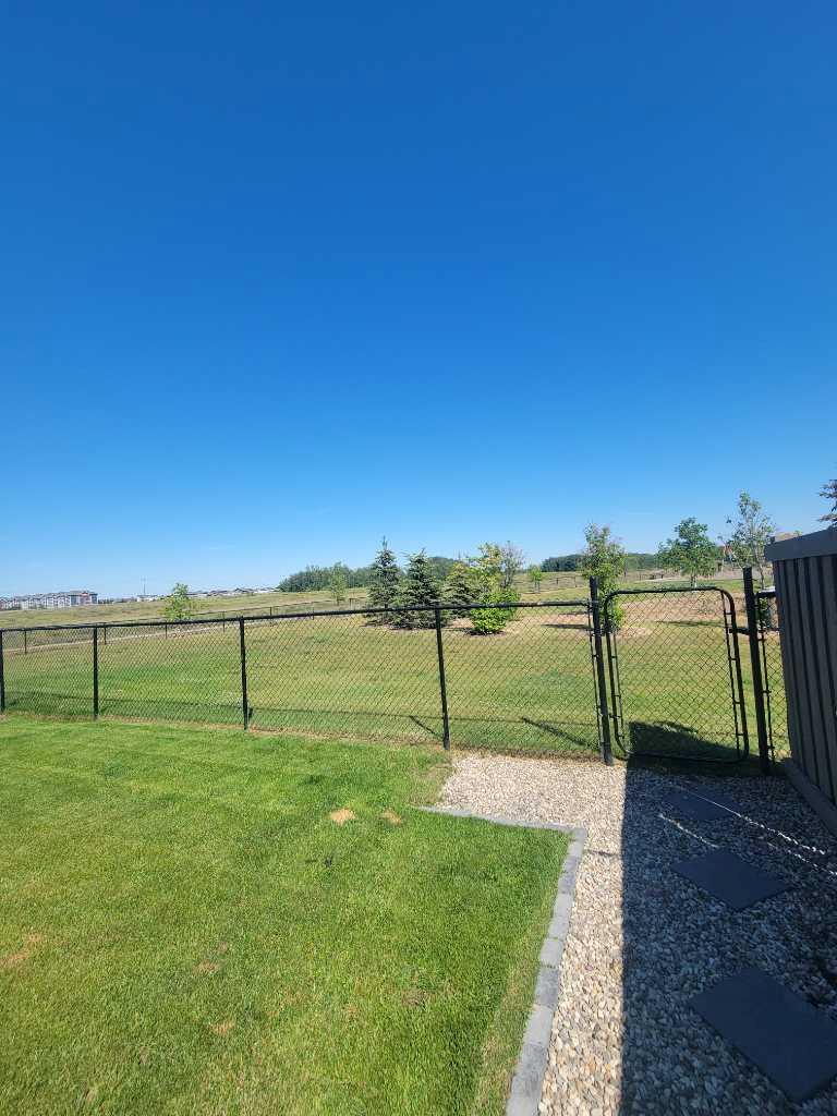 Property Photo: 8009 90C Street AB T8X 0P2