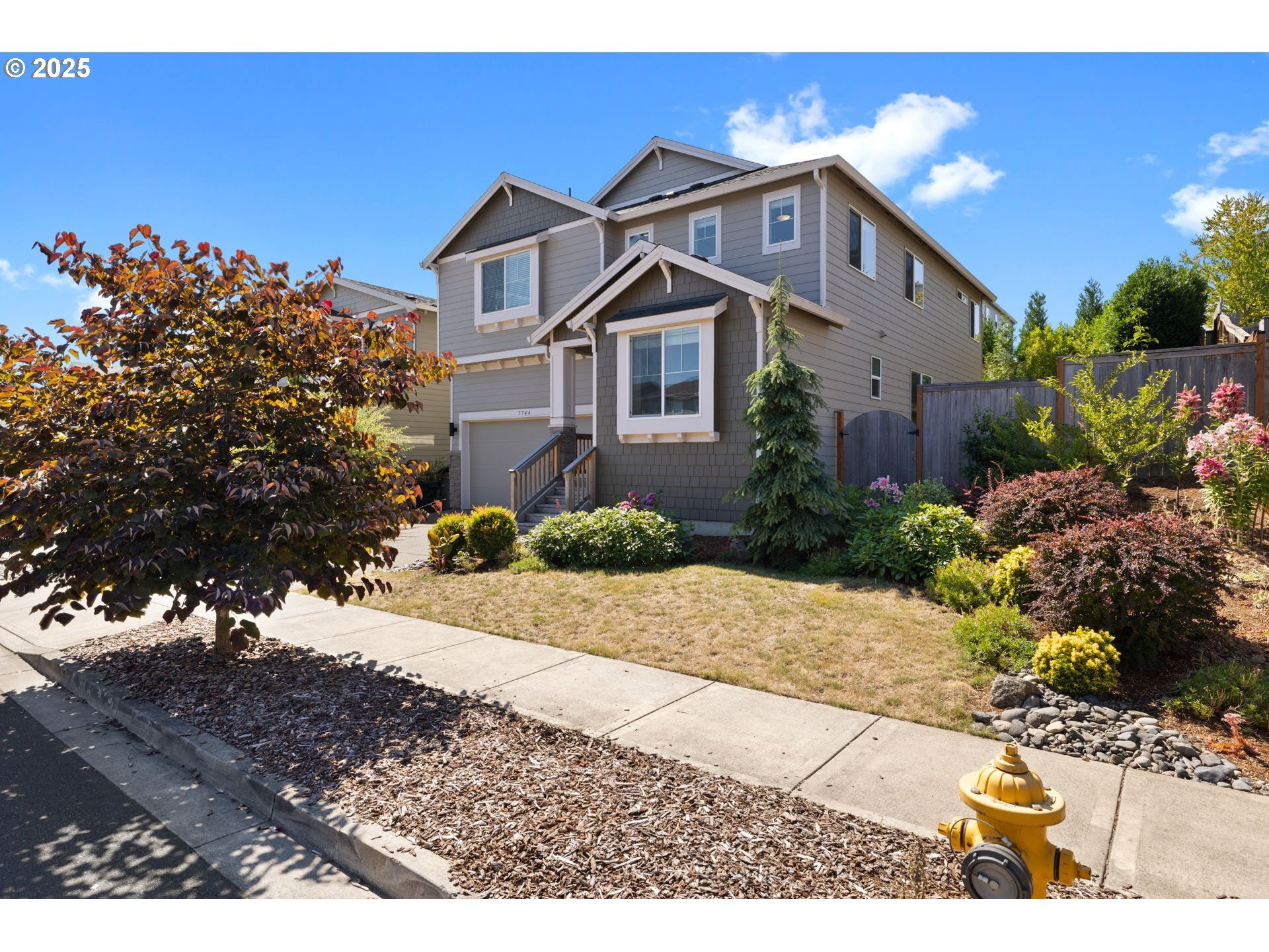 Property Photo:  7744 SW Cornutt St  OR 97224 
