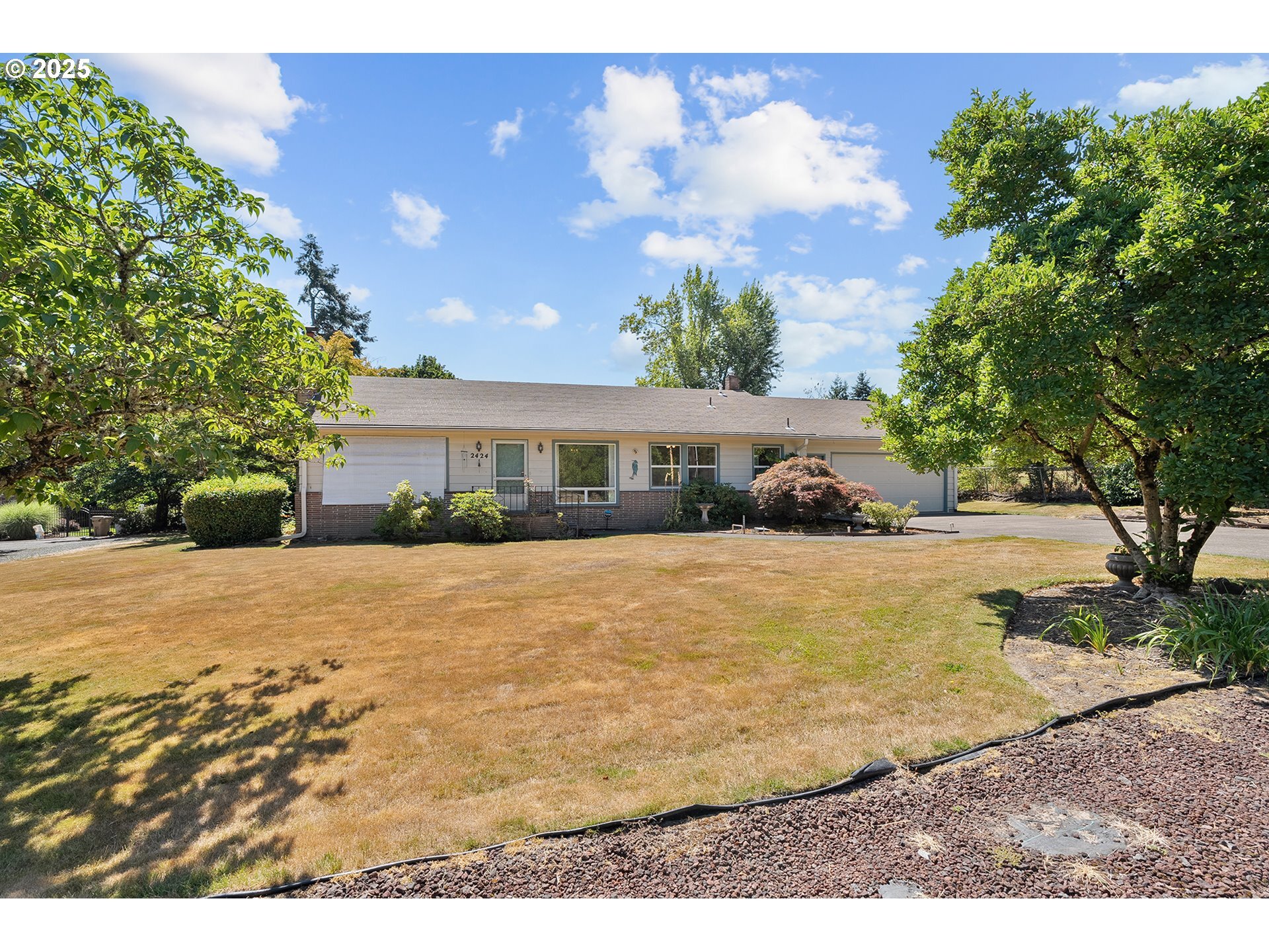 Property Photo: 2424 Glenmorrie Dr OR 97034