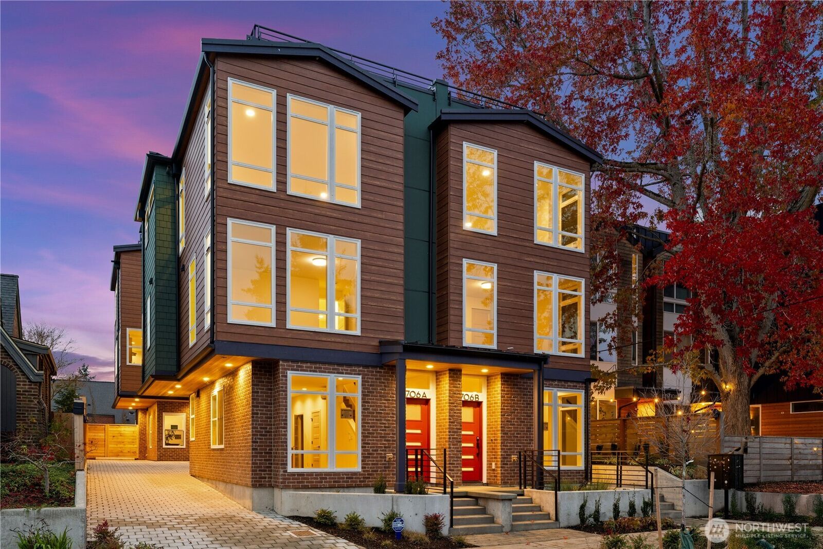 Property Photo:  1704 A N 47th Street  WA 98103 