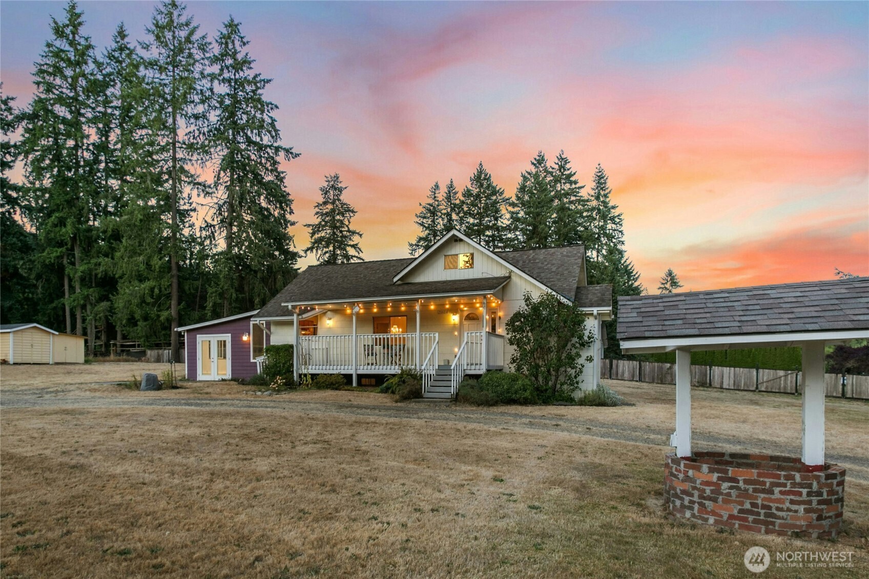 Property Photo: 21614 SE May Valley Rd WA 98027