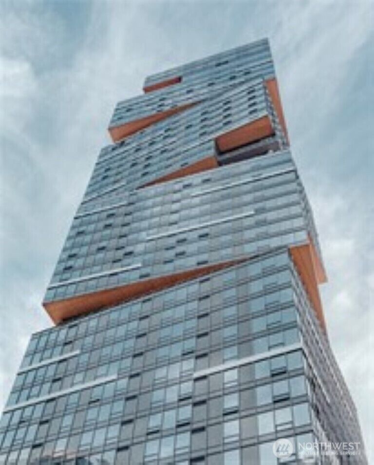 Property Photo: 1808 Minor Avenue 1403 WA 98101