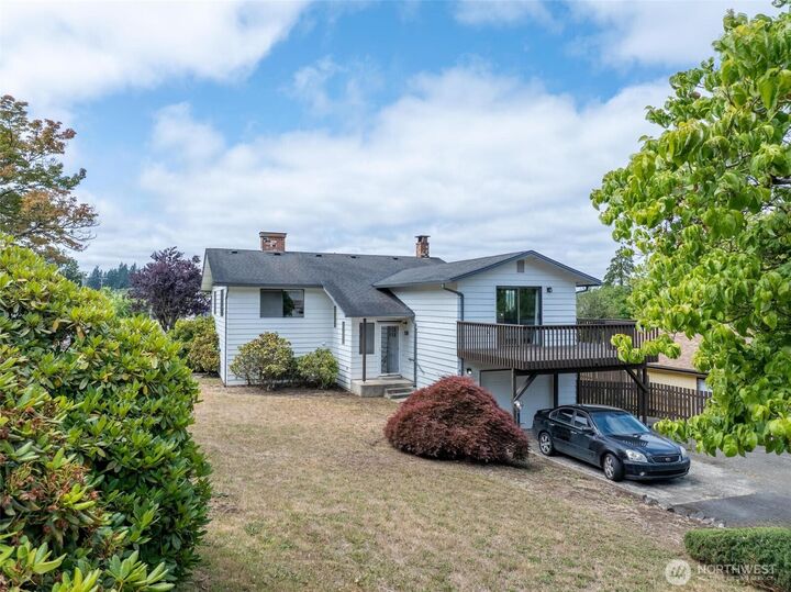 Property Photo:  220 226 E Oak Street  WA 98557 
