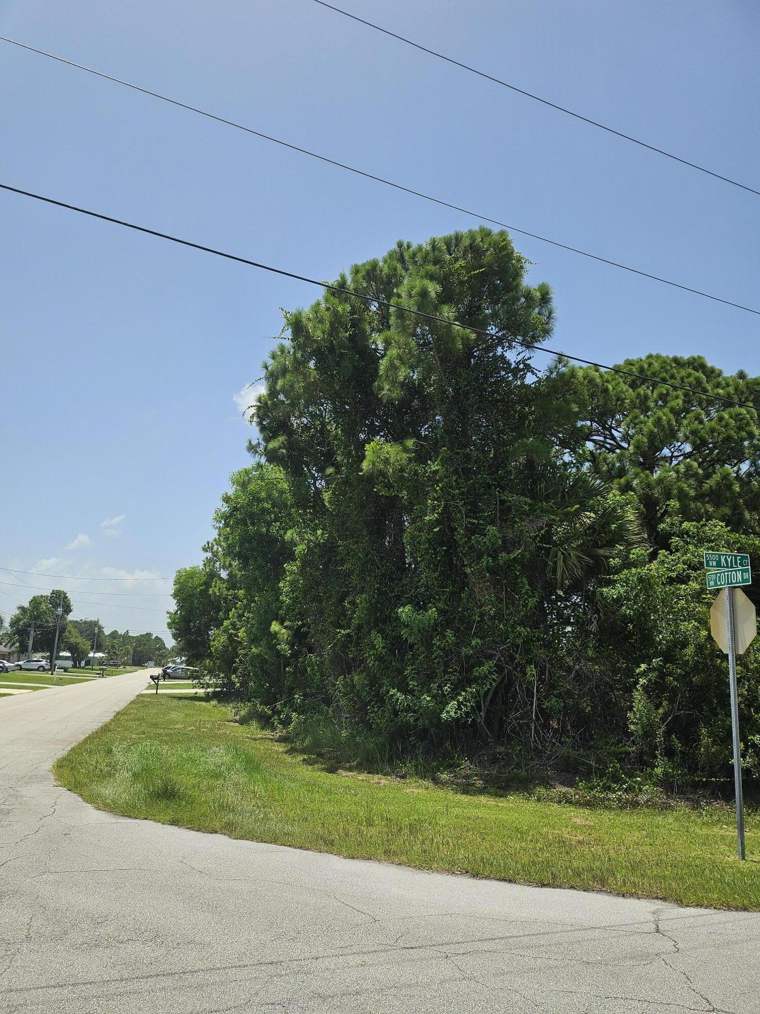Property Photo: 5540 Kyle Court FL 34986