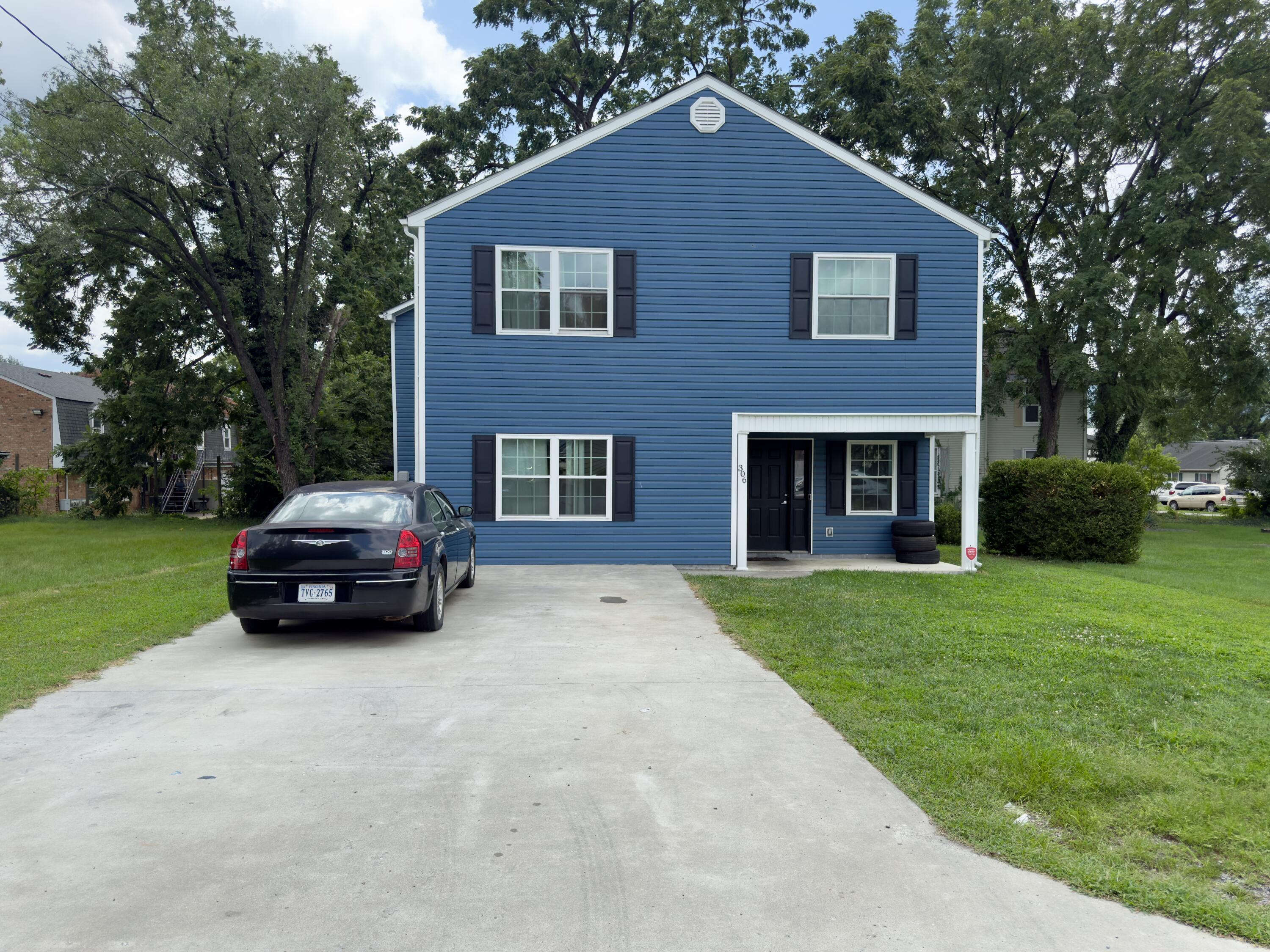 Property Photo: 306 W 2nd St VA 24153