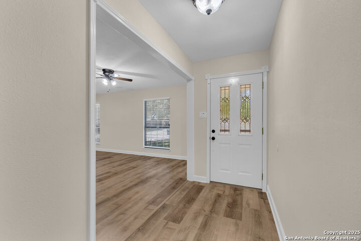 Property Photo:  106 Broken Spur  TX 78148 