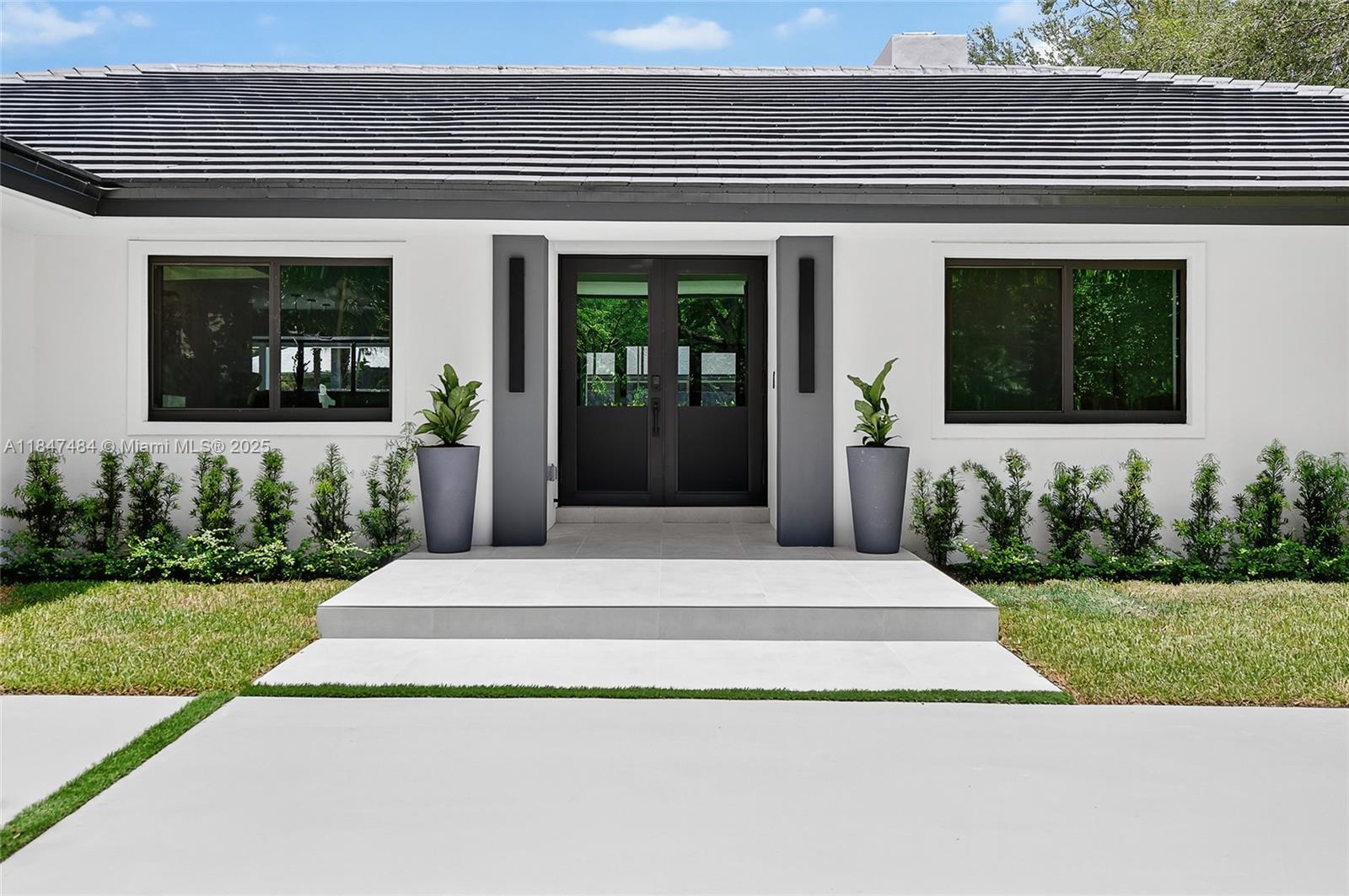 Property Photo: 7865 SW 183rd Ter FL 33157