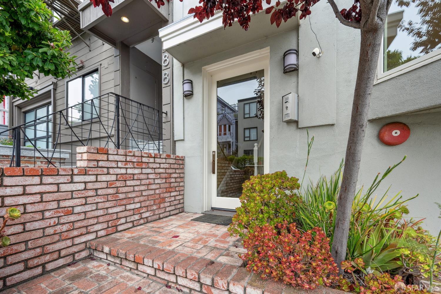 Property Photo:  284 Union Street  CA 94133 