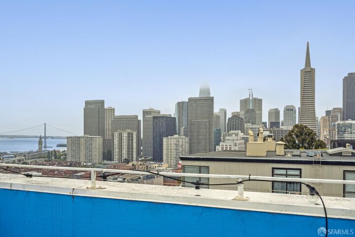Property Photo: 284 Union Street CA 94133
