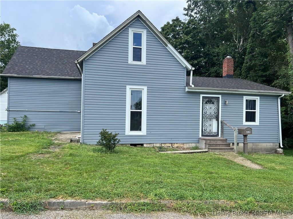 Property Photo: 404 E Mulberry Street IN 47167