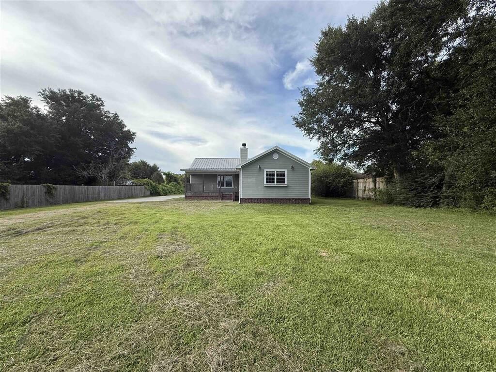 Property Photo: 383 W Dave Dugas Rd Road W LA 70665
