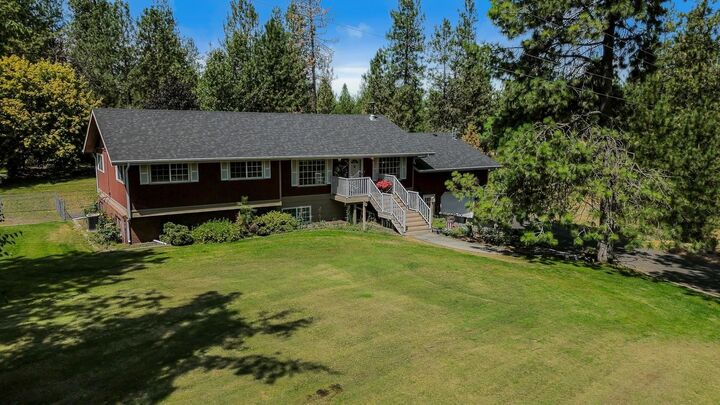 Property Photo:  424 S Brooks Rd  WA 99022 