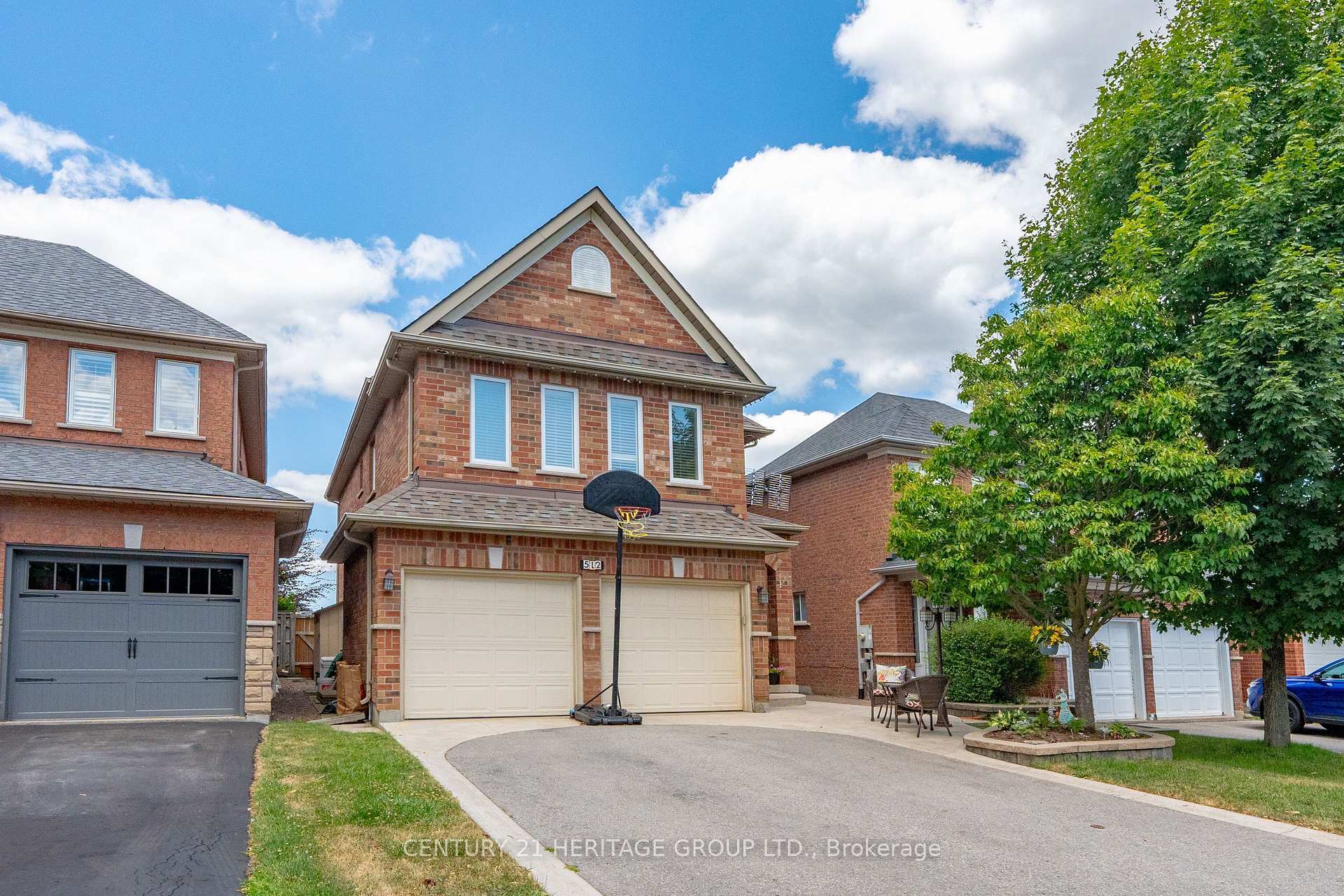 Photo de la propriété: 512 Menczel Crescent ON L3X 2P3