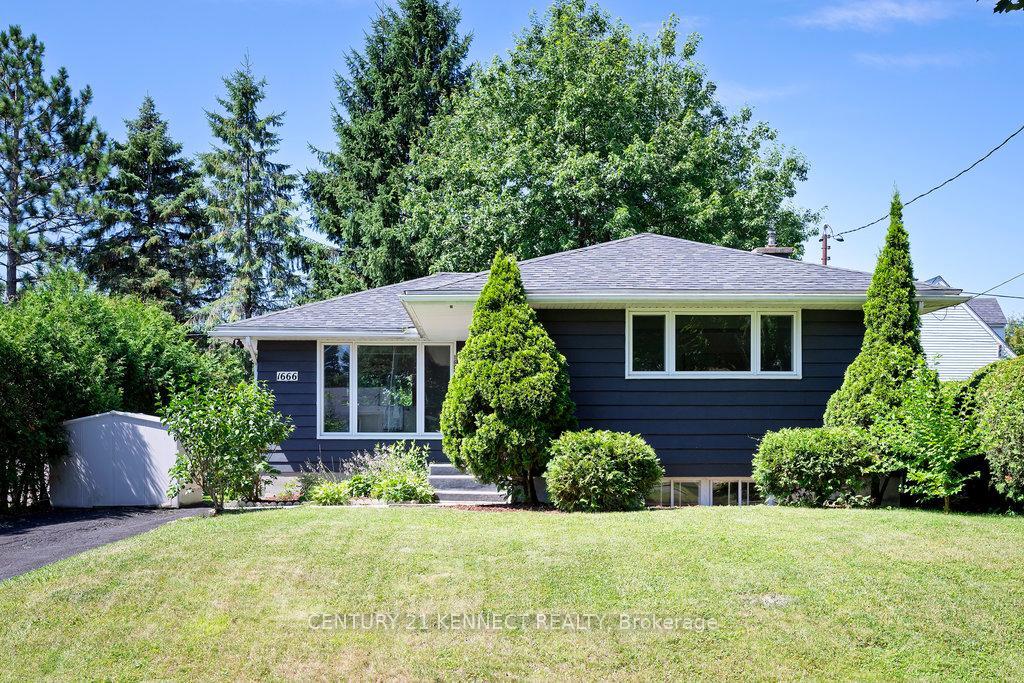 Photo de la propriété: 1666 Fisher Avenue ON K2C 1X7