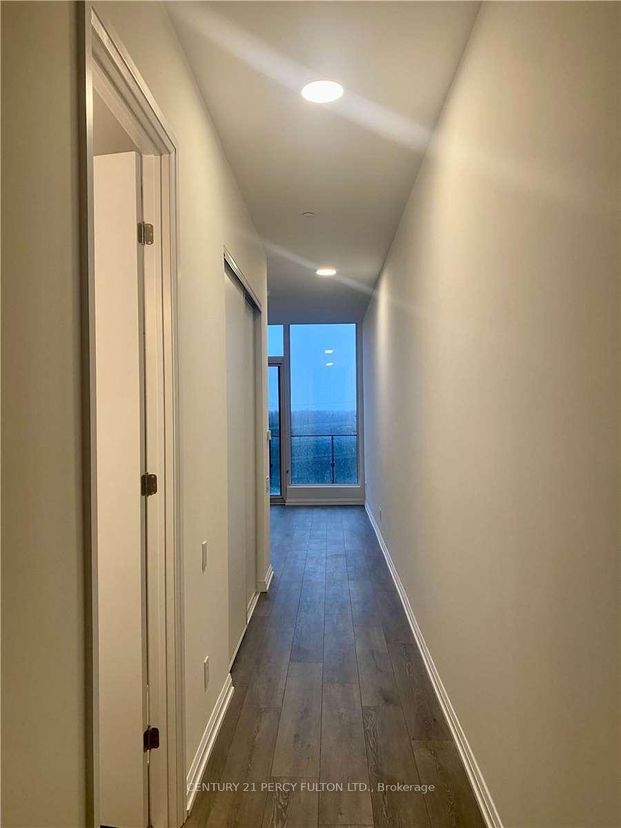 Property Photo:  4208 Dundas Street W 816  ON M8X 1Y6 