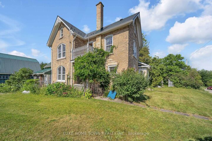 Property Photo:  402 Lambton Street E  ON N0G 1R0 