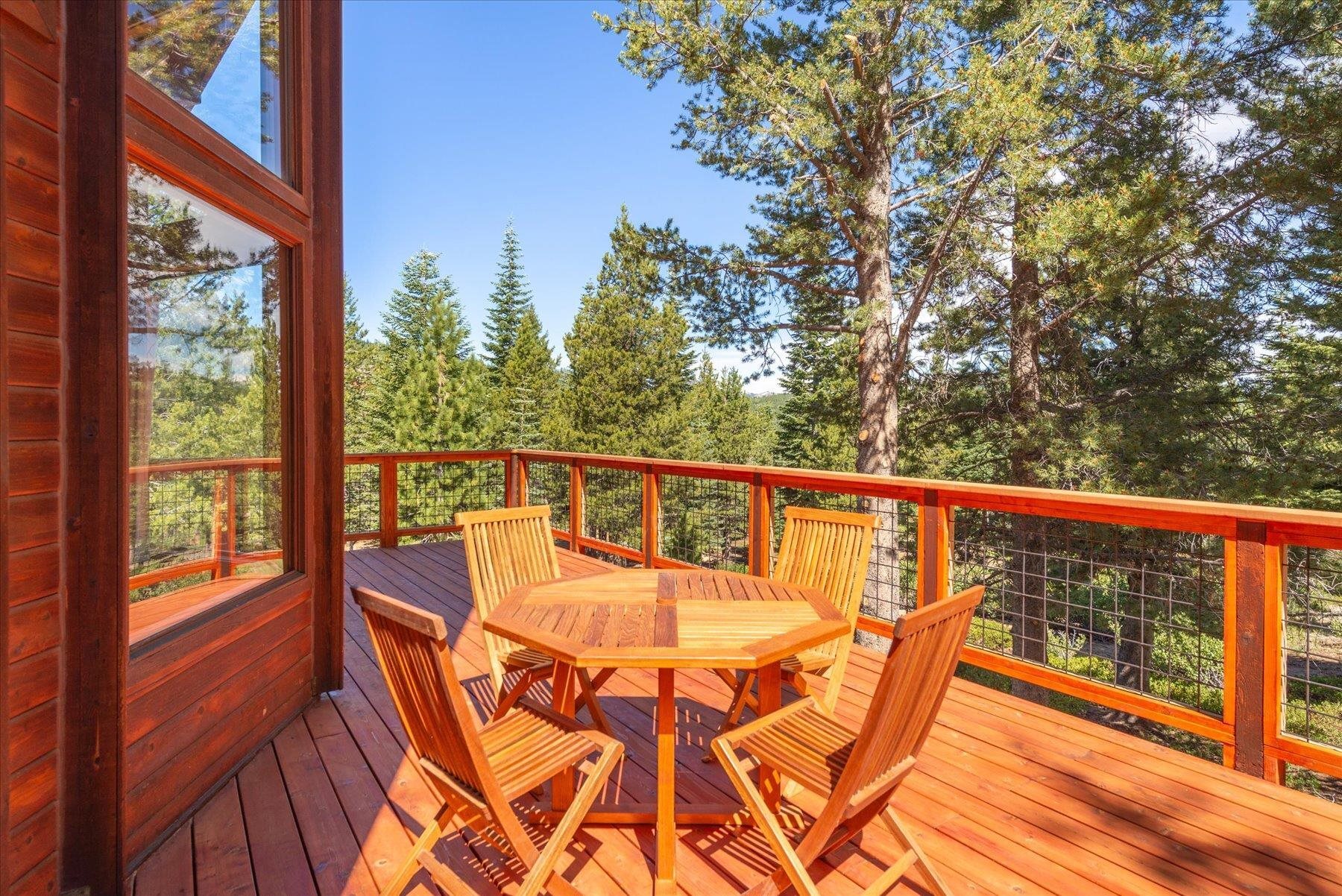 Property Photo:  15009 Skislope Way  CA 96161 