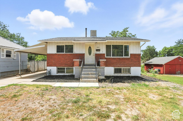 Property Photo: 1025 E 2050 St S UT 84401