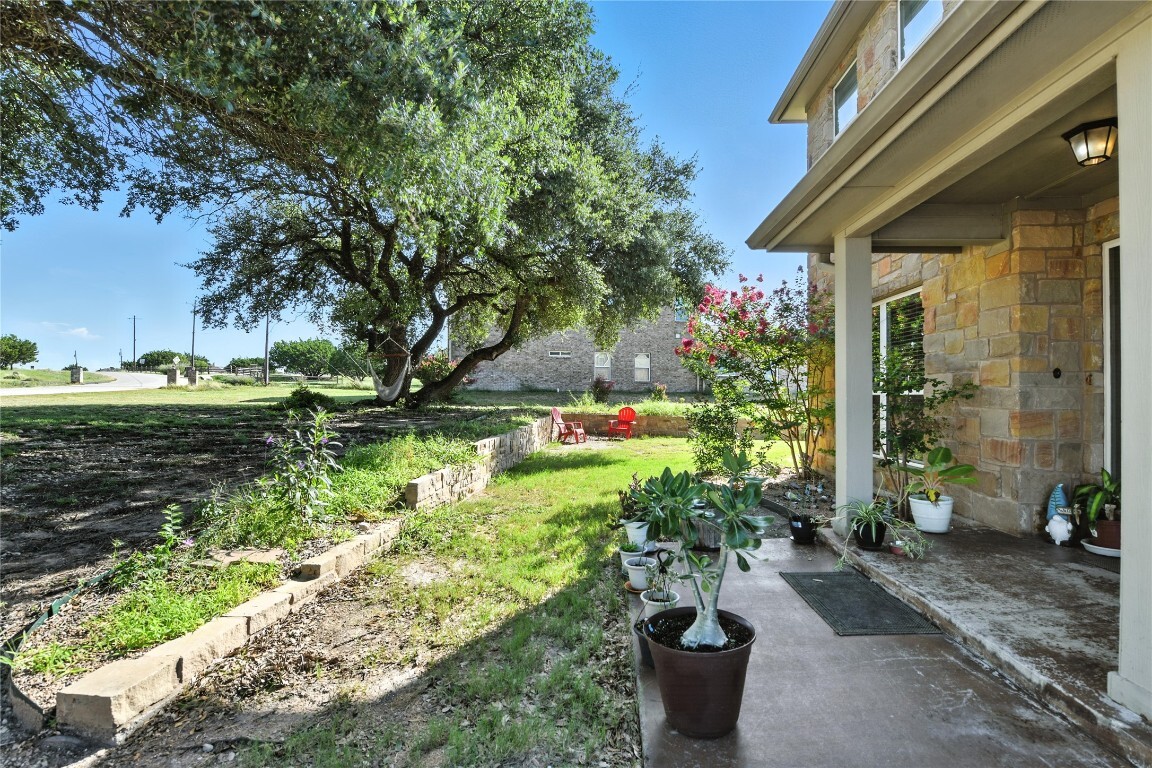 Property Photo: 937 County Road 3371 TX 76539
