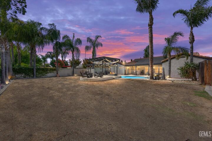 Property Photo: 9003 Birch Creek Court CA 93312