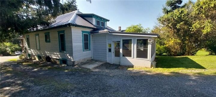 Property Photo: 105 S Parkway NY 13073