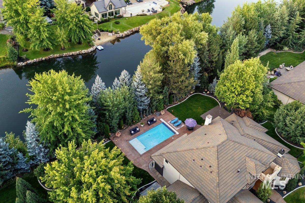 Property Photo: 926 W Sherason Dr. ID 83616