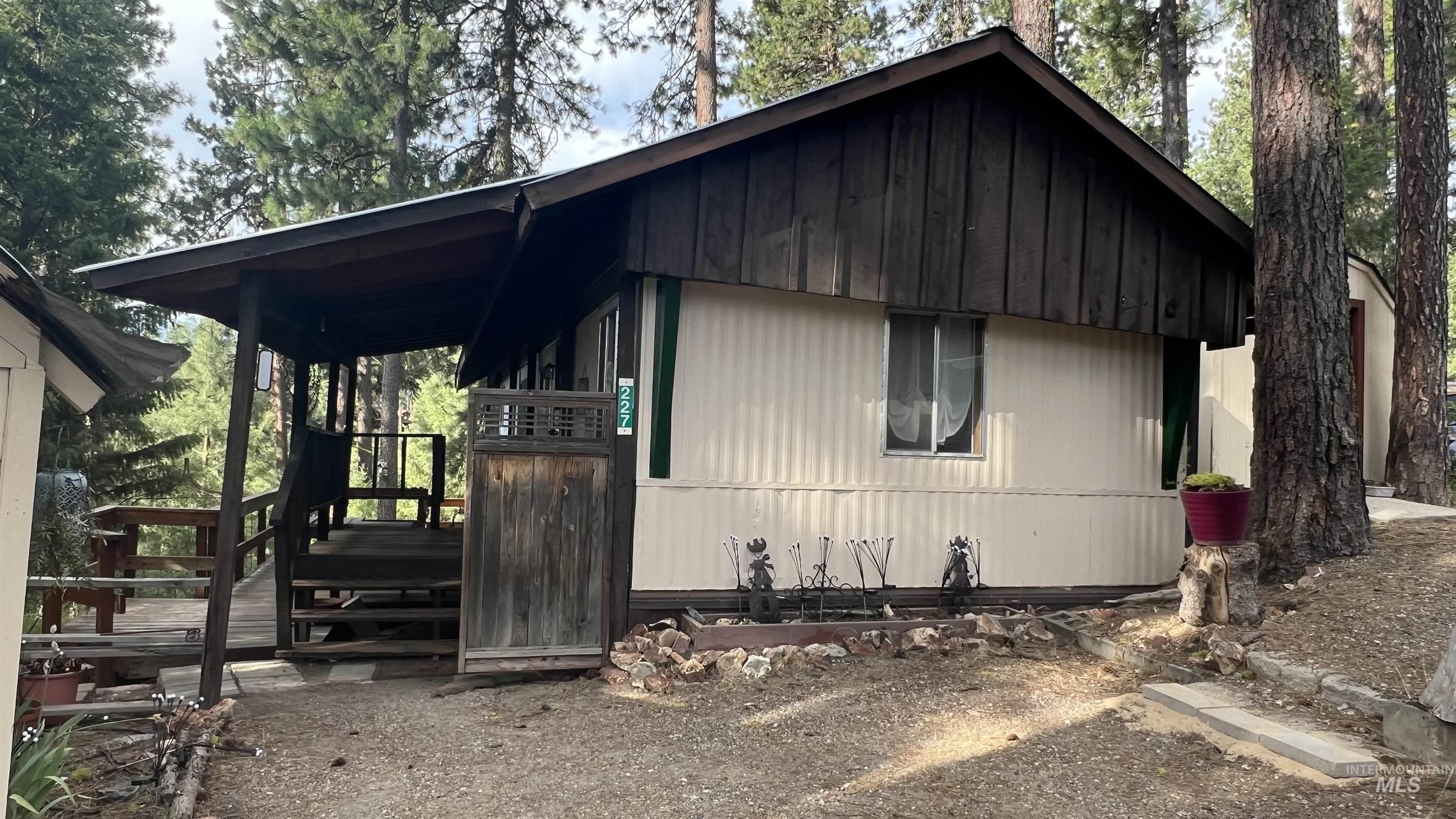 Property Photo: 227 Holiday Dr ID 83622