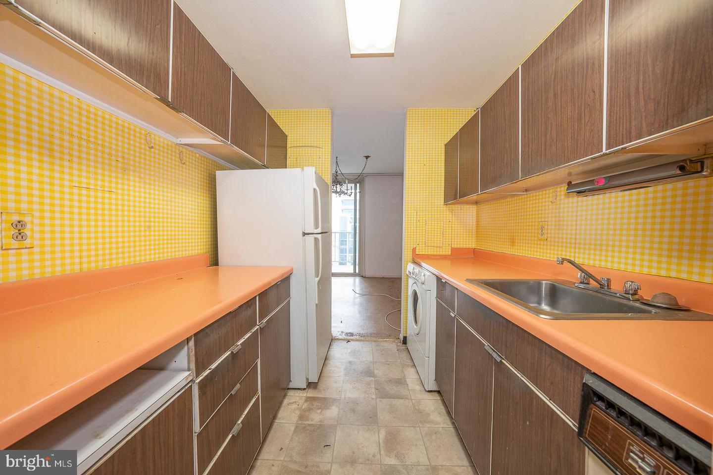 Property Photo:  1919 Chestnut Street 2819  PA 19103 