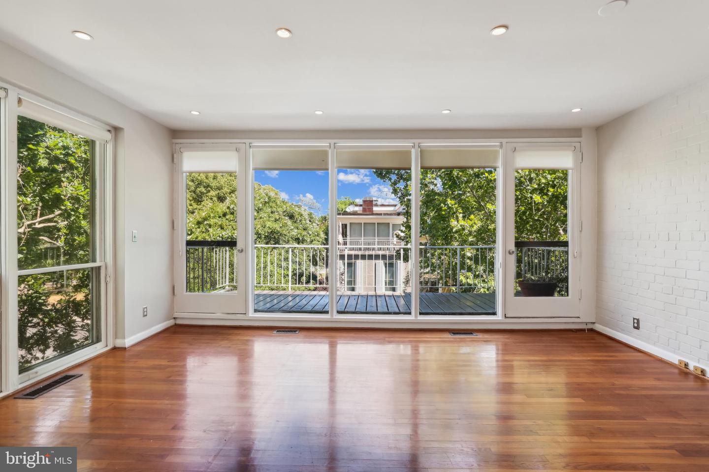 Property Photo: 46 G Street SW SW A DC 20024