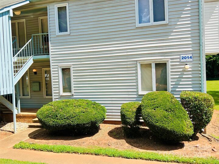 Property Photo: 2014 Countrymens Court 60 NC 28210