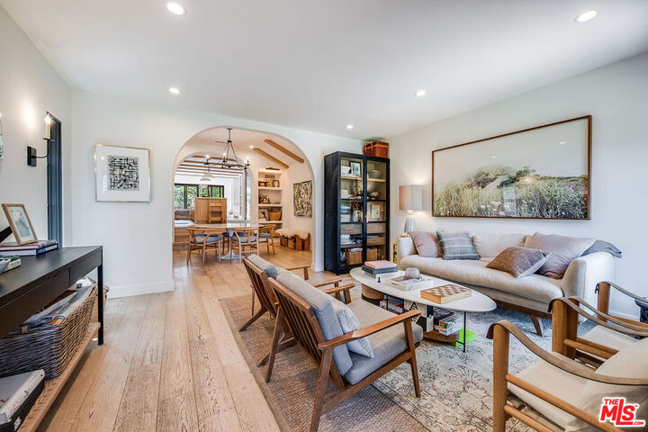 Property Photo:  760 Indiana Ave  CA 90291 
